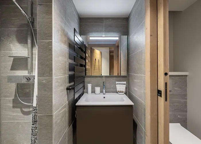 Neuf A Avec Piscine Et Espace Detente - Fr-1-569-25 *